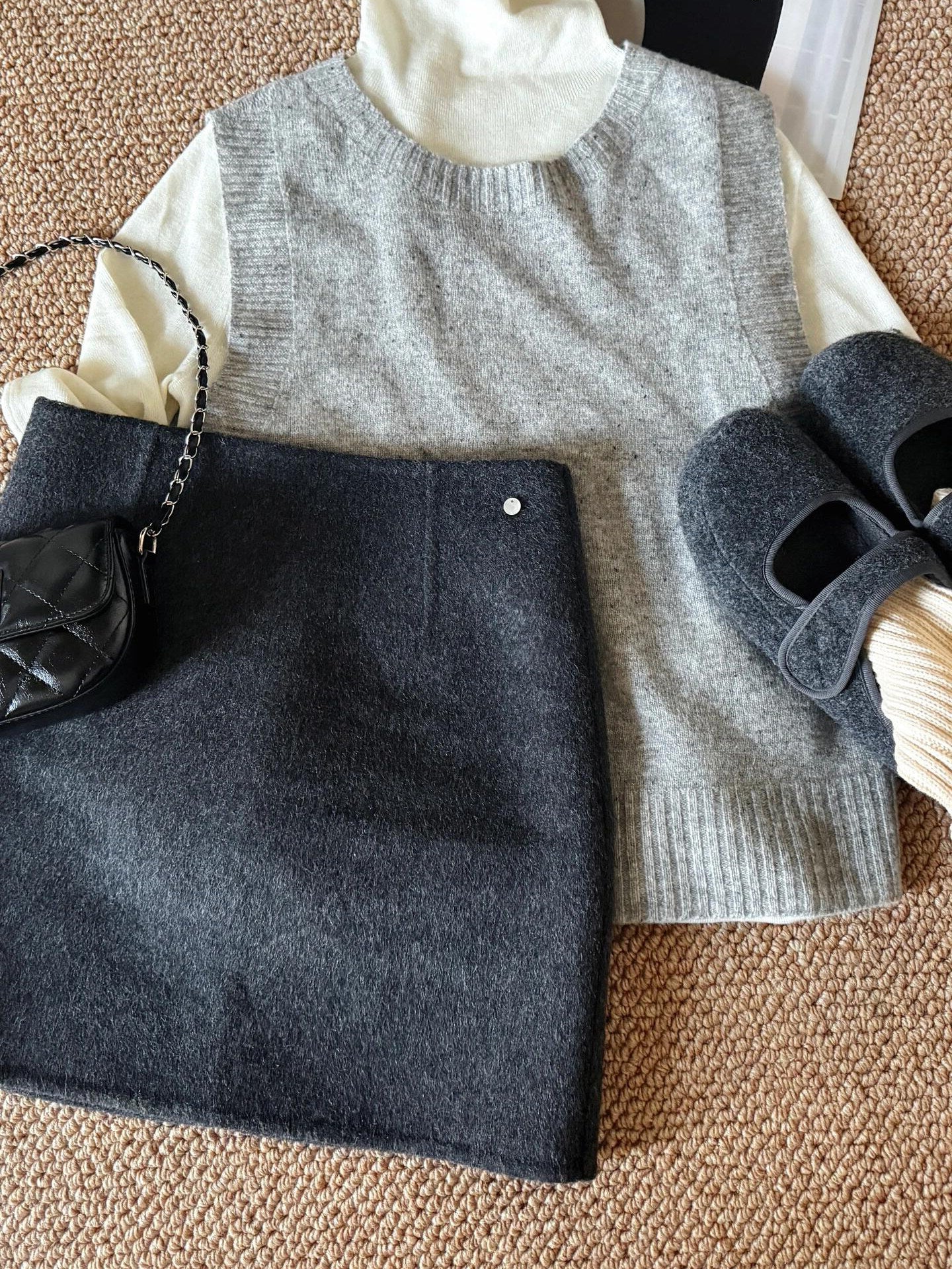 Women's high-end solid color short skirt